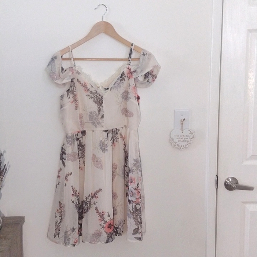 NWOT Lulus Medium